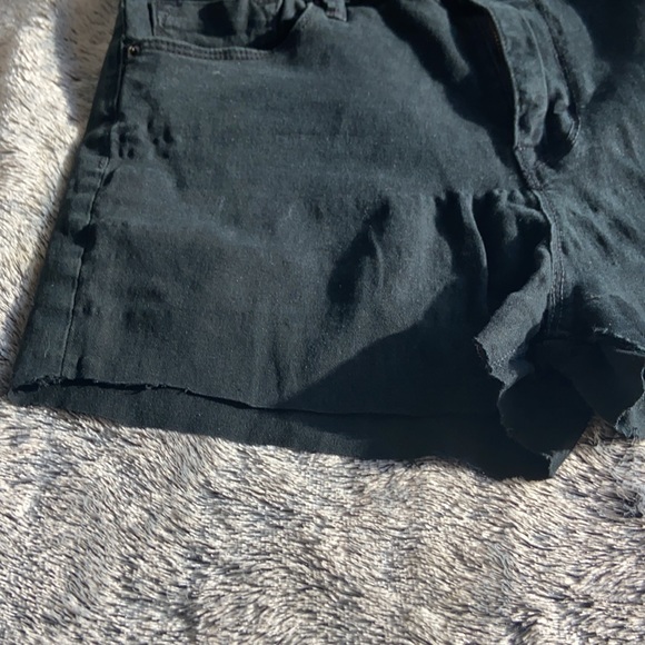 BDG Twig High Rise Raw Hem Black Shorts Highwaist - Picture 3 of 9